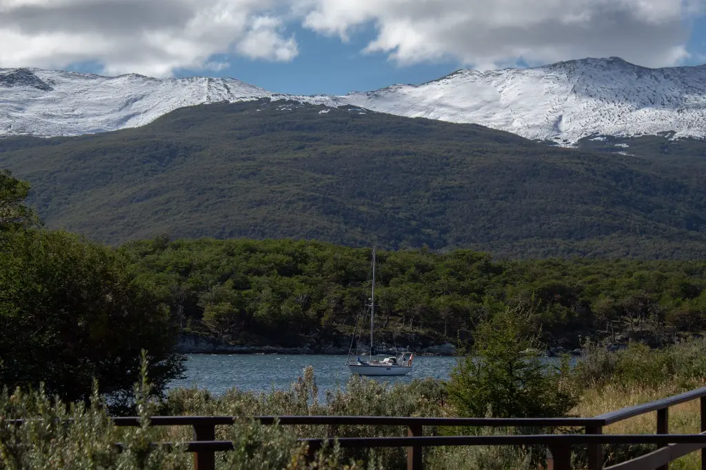 vista desde pasarela lapataia ushuaia explore tdf.webp
